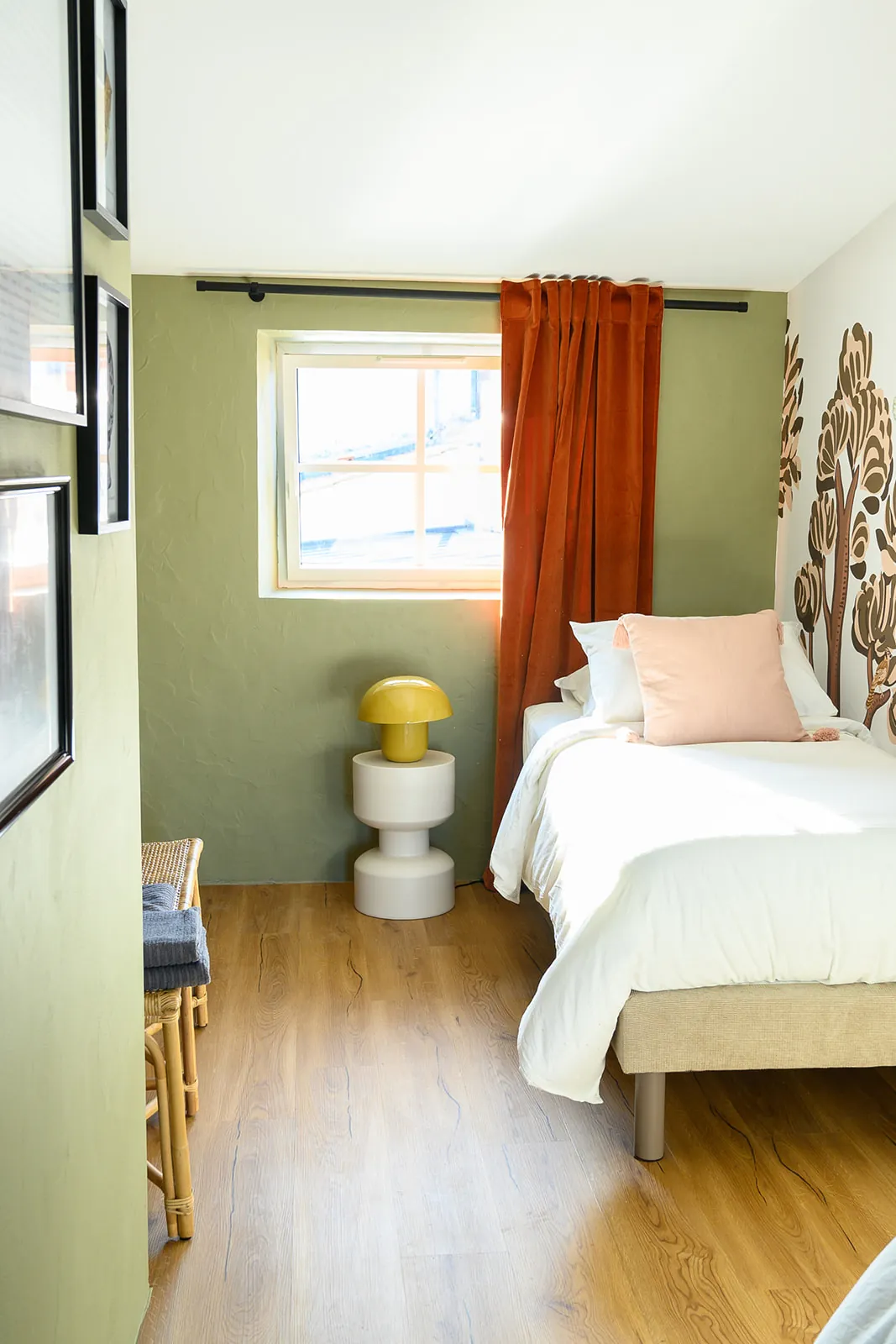 De Fauveau bedroom — Atelier d'Artistes